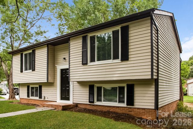 5222 Split Oak Drive, Charlotte, NC 28227