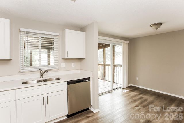 5222 Split Oak Drive, Charlotte, NC 28227