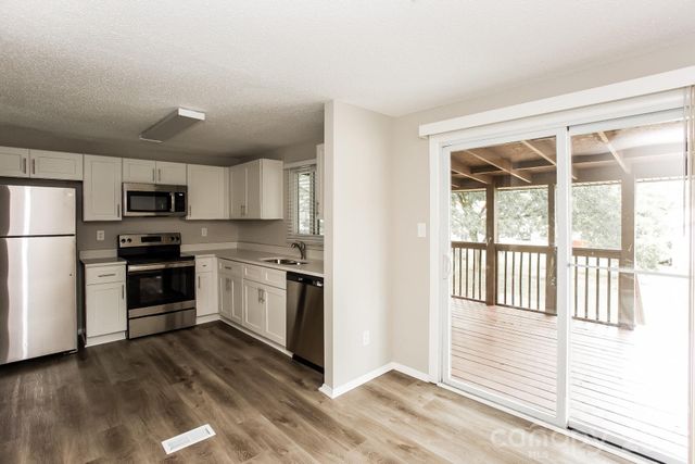 5222 Split Oak Drive, Charlotte, NC 28227