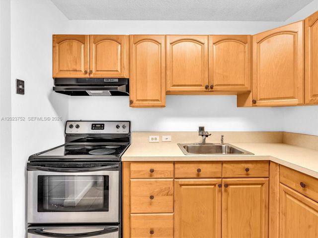 831 NE 199th St 101-34, Miami, FL 33179