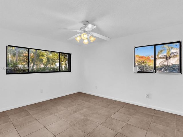831 NE 199th St 101-34, Miami, FL 33179