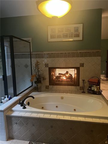 406 E Waterside Drive, Seneca, SC 29672