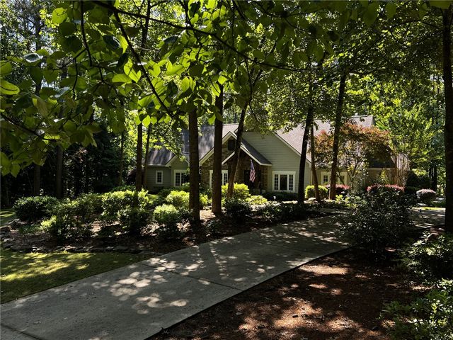 406 E Waterside Drive, Seneca, SC 29672