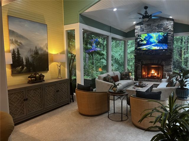 406 E Waterside Drive, Seneca, SC 29672