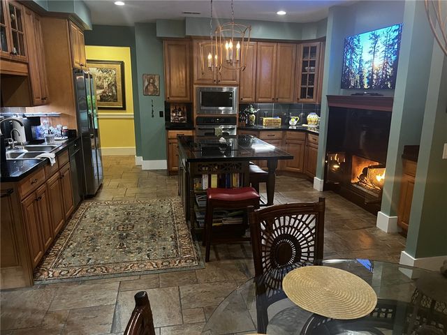 406 E Waterside Drive, Seneca, SC 29672