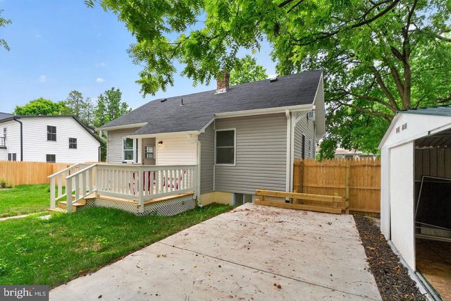 1004 SHEPHERD ST NE, Washington, DC 20017