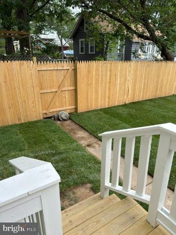 1004 SHEPHERD ST NE, Washington, DC 20017