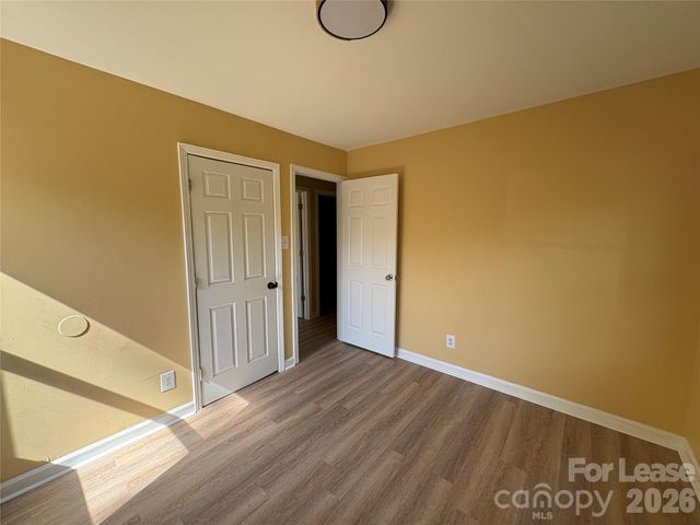 800 Carrington Drive, Charlotte, NC 28214
