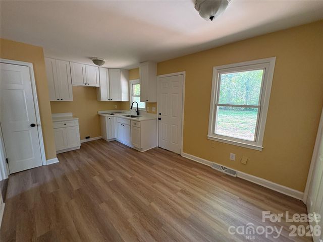 800 Carrington Drive, Charlotte, NC 28214