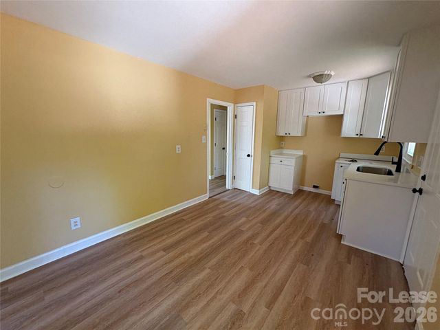 800 Carrington Drive, Charlotte, NC 28214