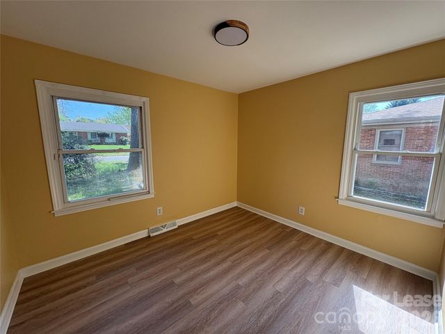 800 Carrington Drive, Charlotte, NC 28214
