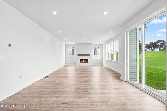 5 American Way, Manalapan, NJ 07726
