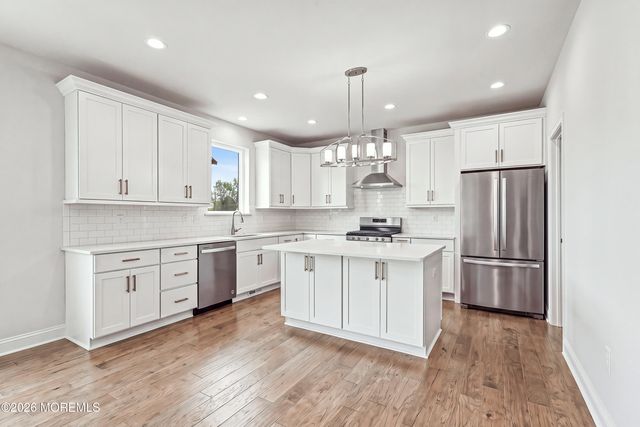 5 American Way, Manalapan, NJ 07726