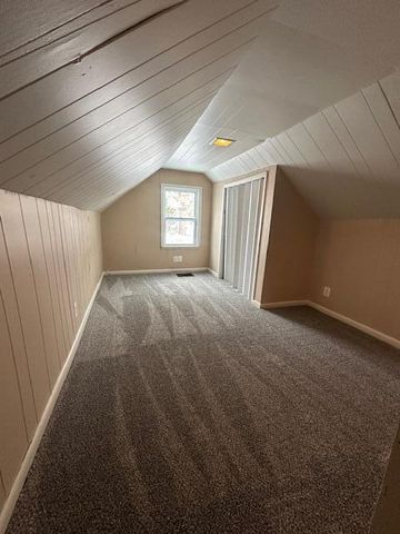 5718 Fenton Street, Dearborn Heights, MI 48127