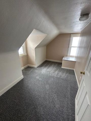 5718 Fenton Street, Dearborn Heights, MI 48127