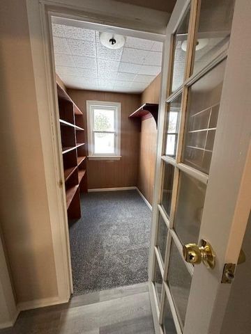 5718 Fenton Street, Dearborn Heights, MI 48127