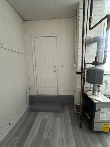 5718 Fenton Street, Dearborn Heights, MI 48127