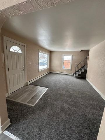 5718 Fenton Street, Dearborn Heights, MI 48127