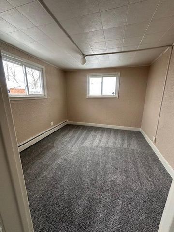 5718 Fenton Street, Dearborn Heights, MI 48127