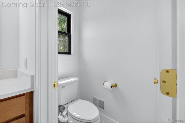 9295 Elmhurst Avenue, Plymouth Charter Township, MI 48170