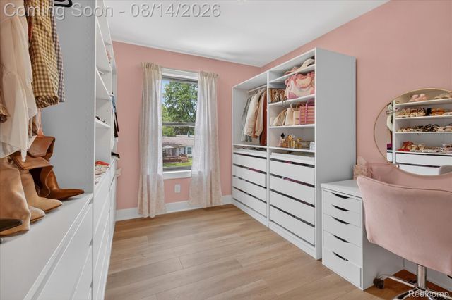 9295 Elmhurst Avenue, Plymouth Charter Township, MI 48170
