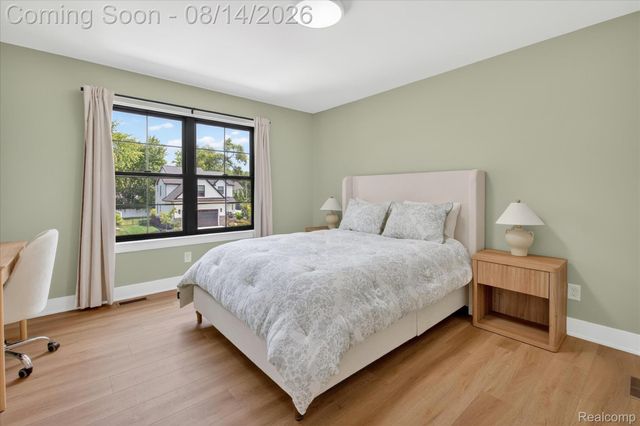 9295 Elmhurst Avenue, Plymouth Charter Township, MI 48170