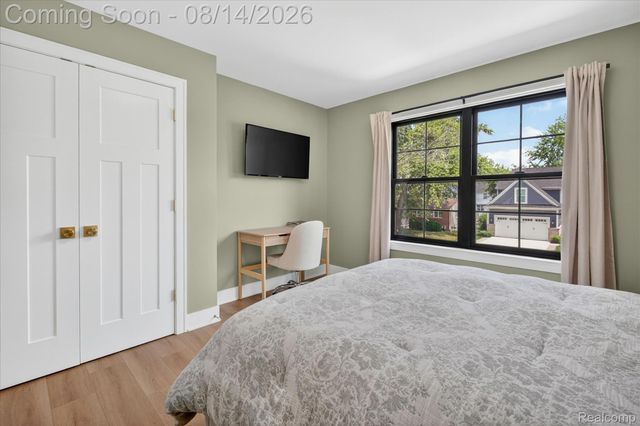 9295 Elmhurst Avenue, Plymouth Charter Township, MI 48170