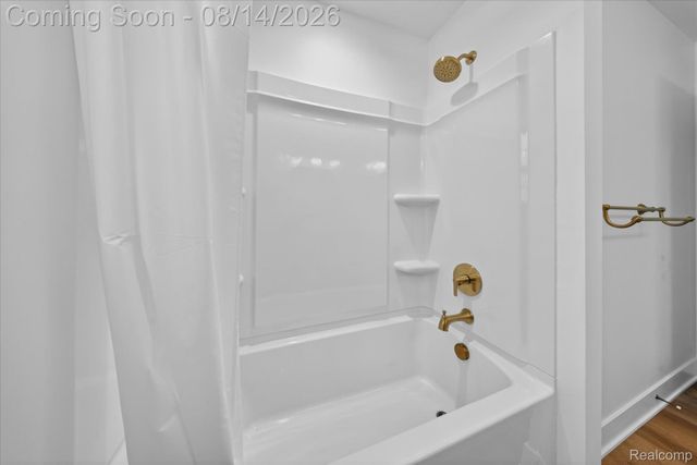9295 Elmhurst Avenue, Plymouth Charter Township, MI 48170