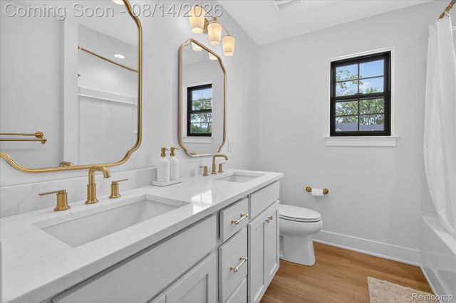 9295 Elmhurst Avenue, Plymouth Charter Township, MI 48170