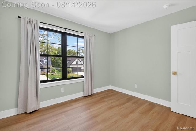 9295 Elmhurst Avenue, Plymouth Charter Township, MI 48170