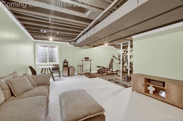 9295 Elmhurst Avenue, Plymouth Charter Township, MI 48170