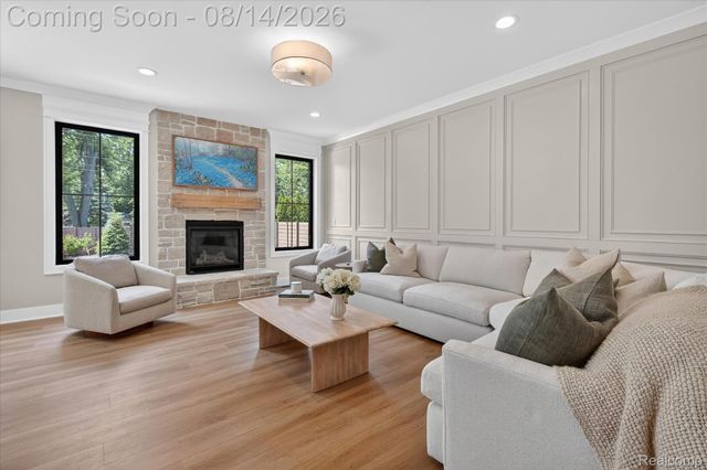 9295 Elmhurst Avenue, Plymouth Charter Township, MI 48170