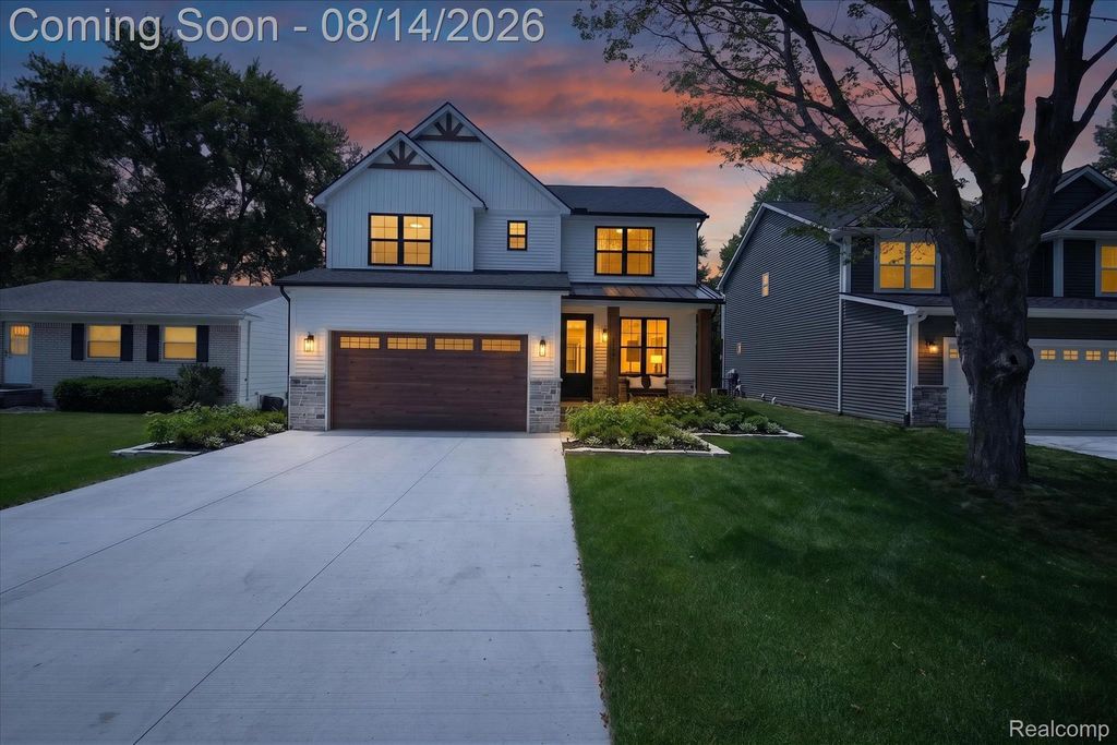 9295 Elmhurst Avenue, Plymouth Charter Township, MI 48170