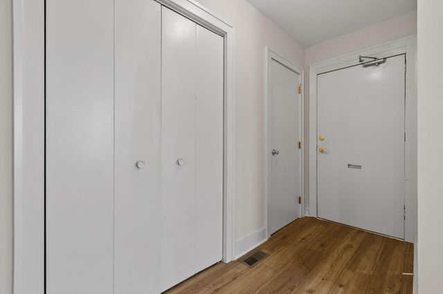 2610 Dupont Avenue S 1, Minneapolis, MN 55408