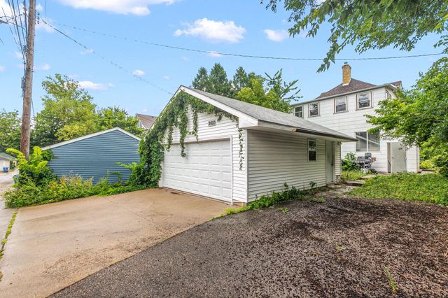 2610 Dupont Avenue S 1, Minneapolis, MN 55408