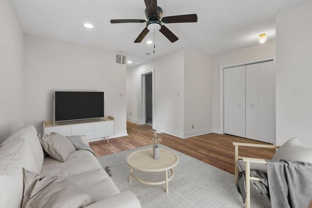 2610 Dupont Avenue S 1, Minneapolis, MN 55408