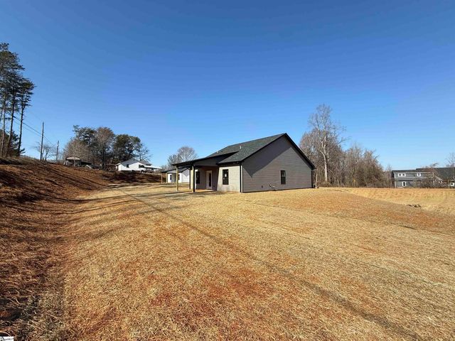 825 Campobello Gramling School Road, Campobello, SC 29322