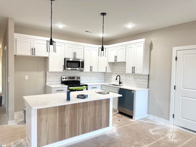 825 Campobello Gramling School Road, Campobello, SC 29322