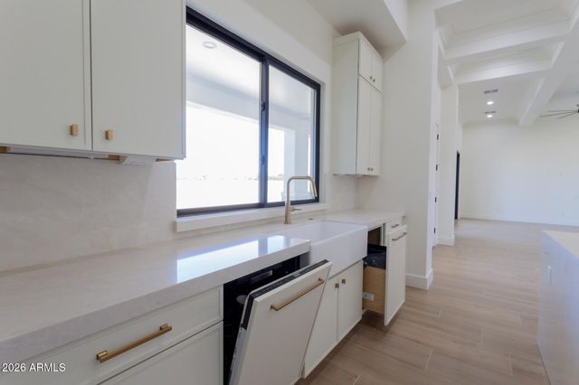3972 E Hash Knife Draw Road, San Tan Valley, AZ 85140