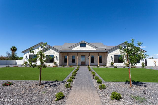 3972 E Hash Knife Draw Road, San Tan Valley, AZ 85140