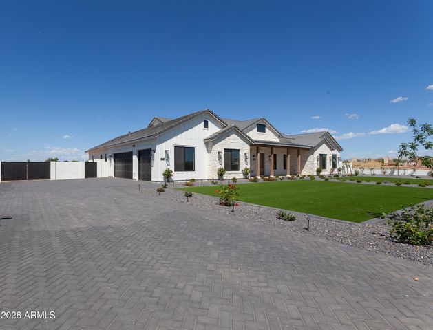 3972 E Hash Knife Draw Road, San Tan Valley, AZ 85140