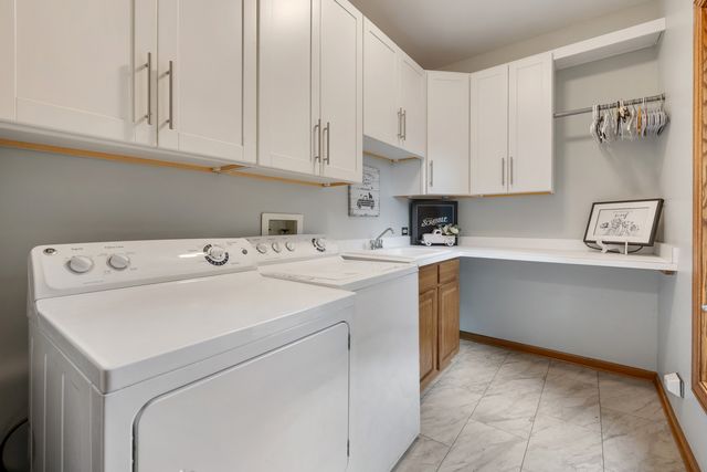 3912 Royal and Ancient Drive, St. Charles, IL 60174