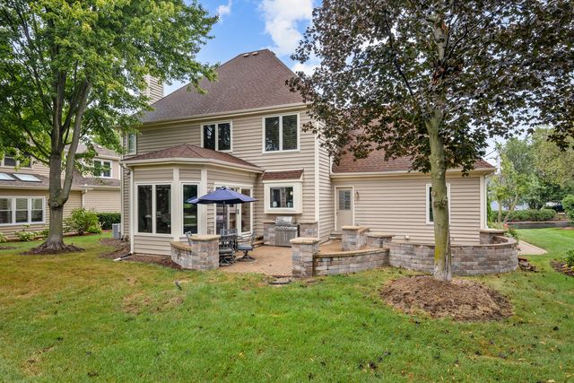 3912 Royal and Ancient Drive, St. Charles, IL 60174