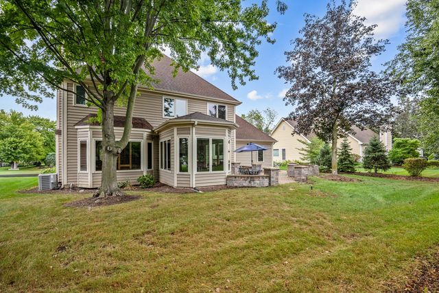 3912 Royal and Ancient Drive, St. Charles, IL 60174