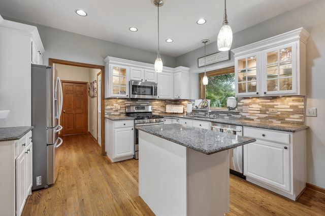 3912 Royal and Ancient Drive, St. Charles, IL 60174