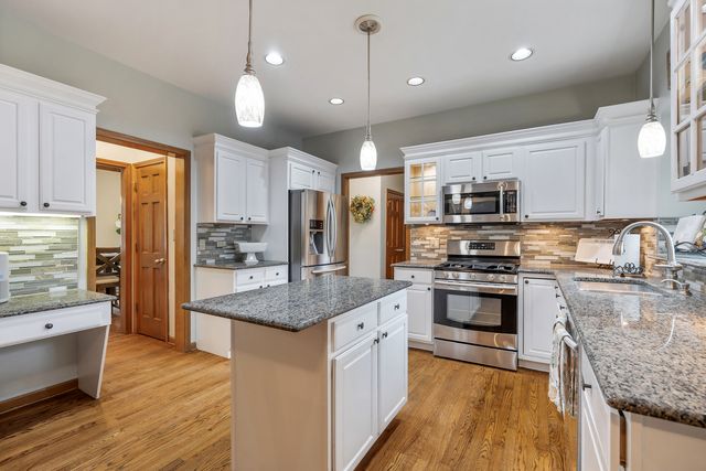 3912 Royal and Ancient Drive, St. Charles, IL 60174