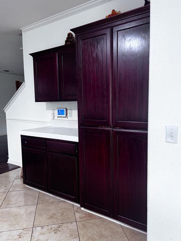 1950 W Rio Hondo Way, Hanford, CA 93230