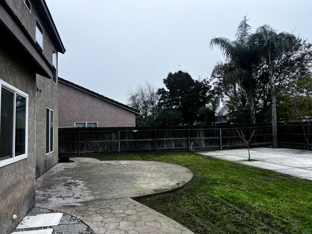 1950 W Rio Hondo Way, Hanford, CA 93230