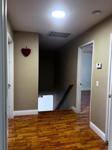 1950 W Rio Hondo Way, Hanford, CA 93230