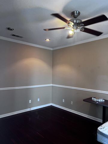 1950 W Rio Hondo Way, Hanford, CA 93230